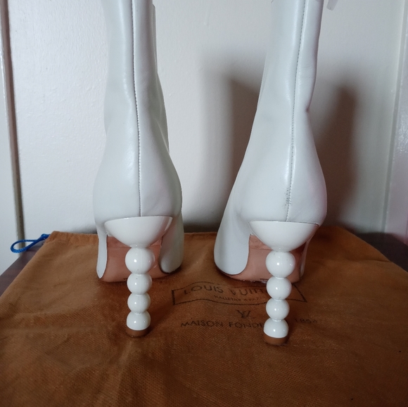 Women's Shoe Size 9.5 - Picture 3 of 6